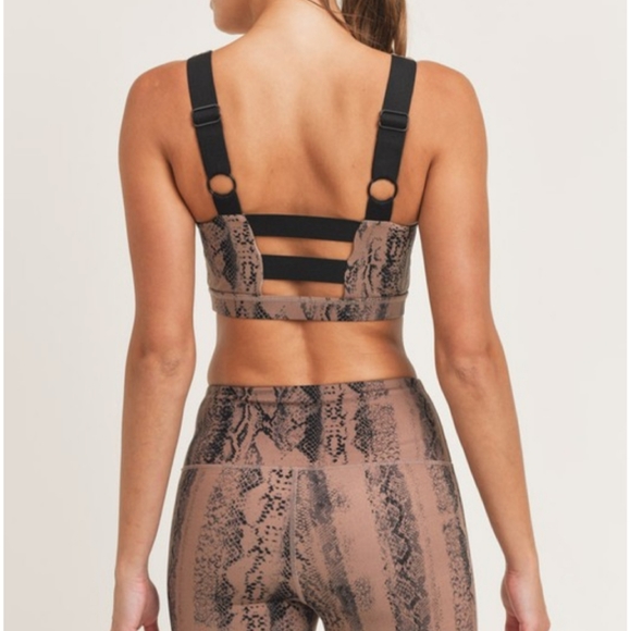 Leggings and Sports Bra set- Mono B Snake Print - Picture 3 of 5
